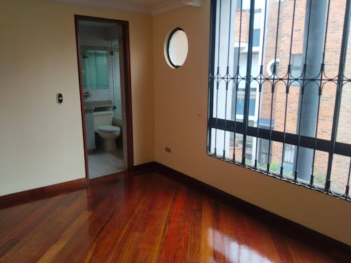 Casa en venta en Gratamira, Bogotá · foto 8 de 18