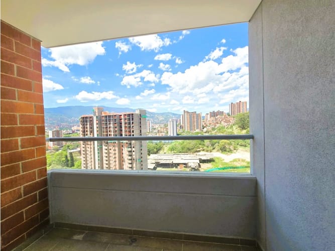 Apartamento en venta en El Porvenir, Medellín · foto 2 de 14