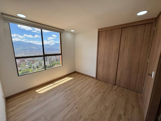 Apartamento de 3 alcobas en venta en El Tesoro, Medellín, 160 m² · foto 19 de 24