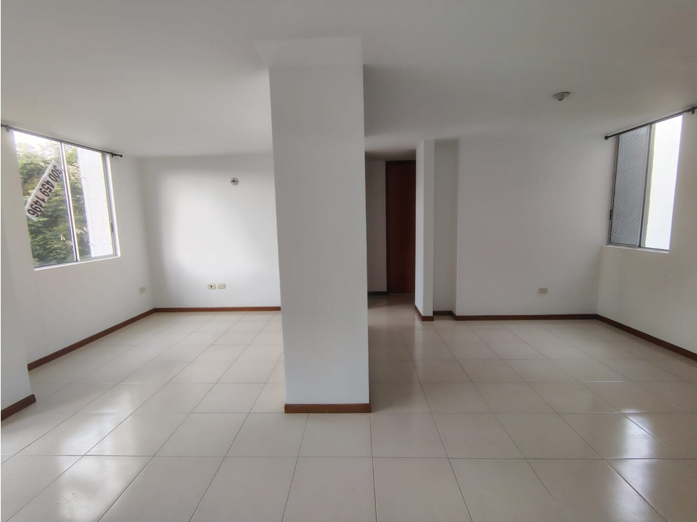 Apartamento en venta en Napoles, Cali · foto 3 de 23