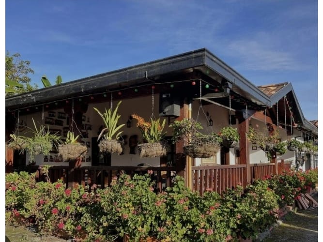 Casa de 5 alcobas en venta en El Porvenir, Rionegro · foto 2 de 24