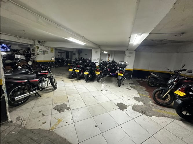 Edificio en venta en La Candelaria, Medellín, 685 m² · foto 7 de 11