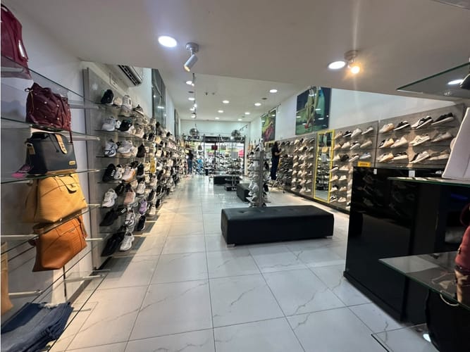 Edificio en venta en La Candelaria, Medellín, 685 m² · foto 10 de 11