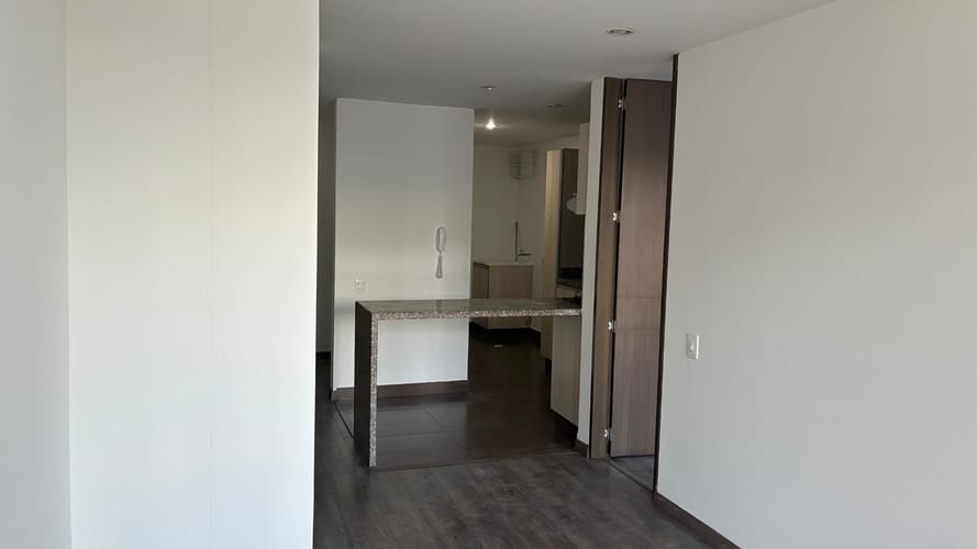 Apartamento de 1 alcoba en arriendo en Niza Norte, Bogotá, 50 m² · foto 3 de 24