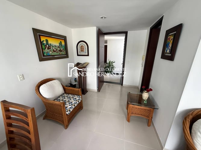 Apartamento de 3 alcobas en venta en Cañaveral, Floridablanca, 92 m² · foto 4 de 13