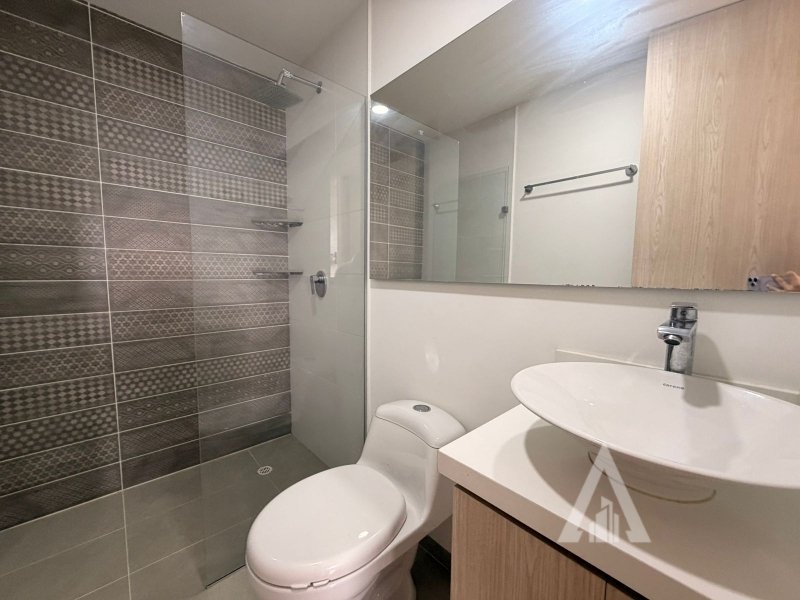 Apartamento en arriendo en El Poblado, Medellín · foto 8 de 9