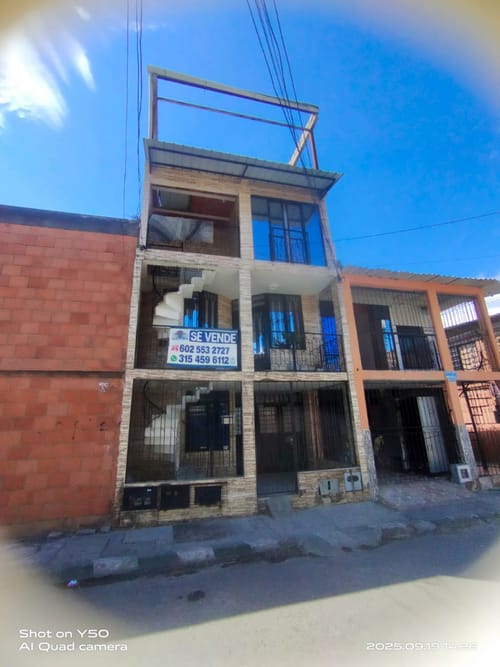 Casa de 6 alcobas en venta en Promociones Populares B, Cali, 170 m² · foto 4 de 5