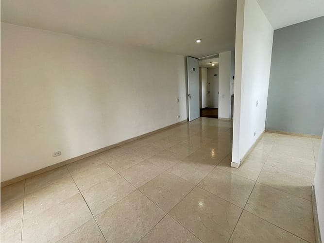 Apartamento de 2 alcobas en venta en Cr. Surcos De Pangola, Jamundí, 60 m² · foto 2 de 16
