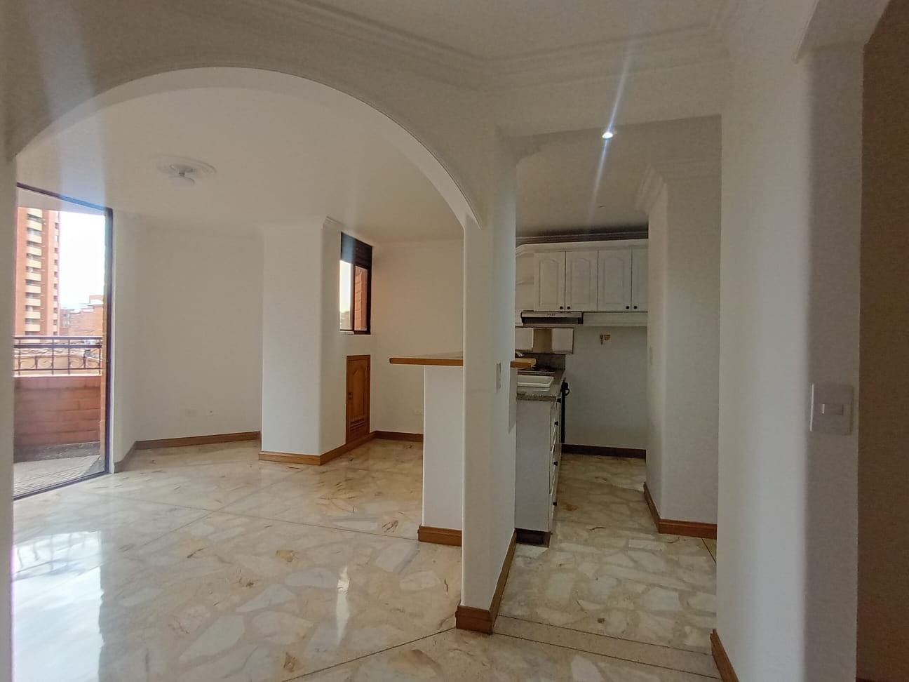 Apartamento en arriendo en Laureles, Medellín · foto 2 de 19