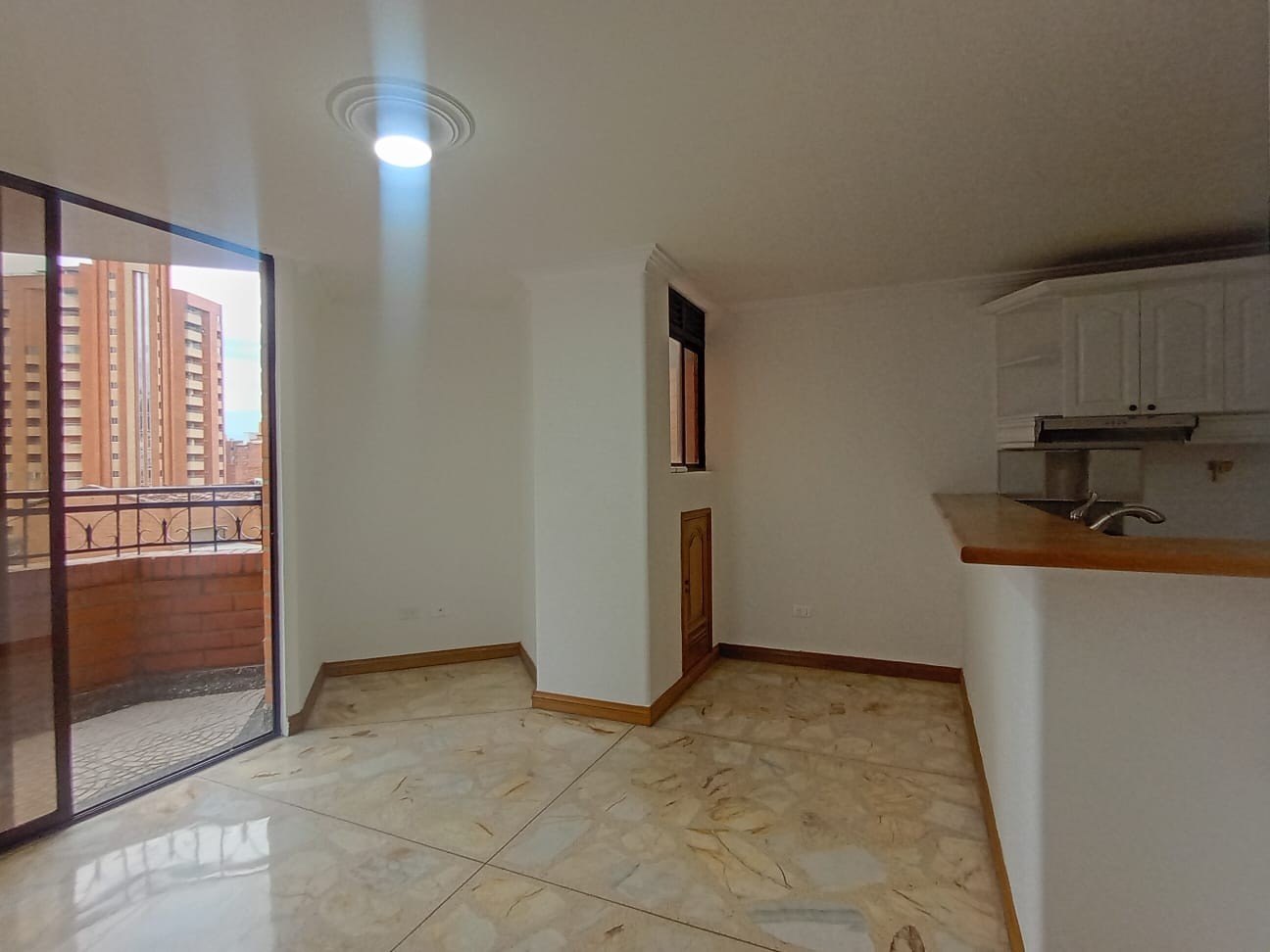 Apartamento en arriendo en Laureles, Medellín · foto 4 de 19