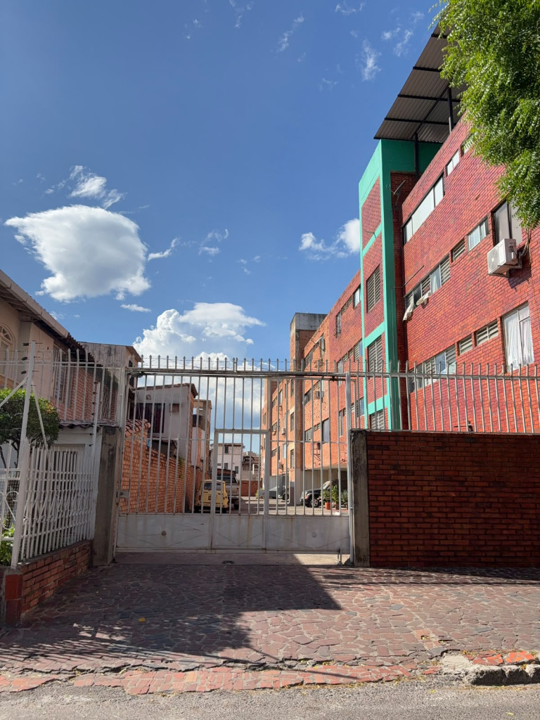 Apartamento en venta en La Riviera, Cúcuta · foto 2 de 10