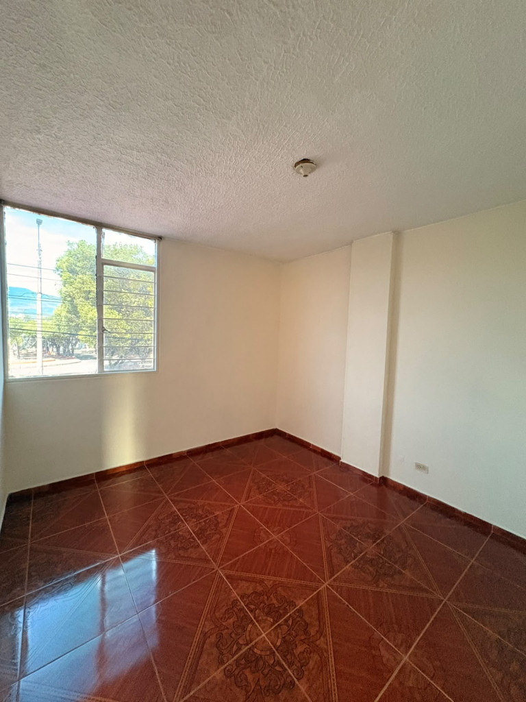 Apartamento en venta en La Riviera, Cúcuta · foto 3 de 10