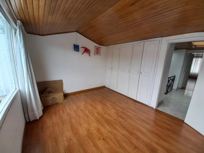 Casa de 5 alcobas en venta en Ilarco, Bogotá, 150 m² · foto 2 de 22