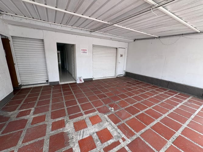 Casa de 5 alcobas en venta en Union De Vivienda Popular, Cali, 177 m² · foto 2 de 19