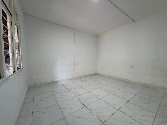 Casa de 5 alcobas en venta en Union De Vivienda Popular, Cali, 177 m² · foto 9 de 19
