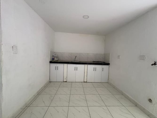 Casa de 5 alcobas en venta en Union De Vivienda Popular, Cali, 177 m² · foto 11 de 19
