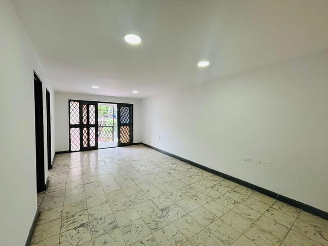Casa de 5 alcobas en venta en Union De Vivienda Popular, Cali, 177 m² · foto 15 de 19
