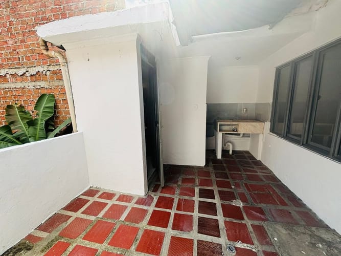 Casa de 5 alcobas en venta en Union De Vivienda Popular, Cali, 177 m² · foto 18 de 19