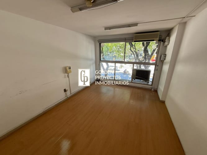 Oficina en Alquiler con Garage  Torre de los Caudillos Cordon · Foto 3