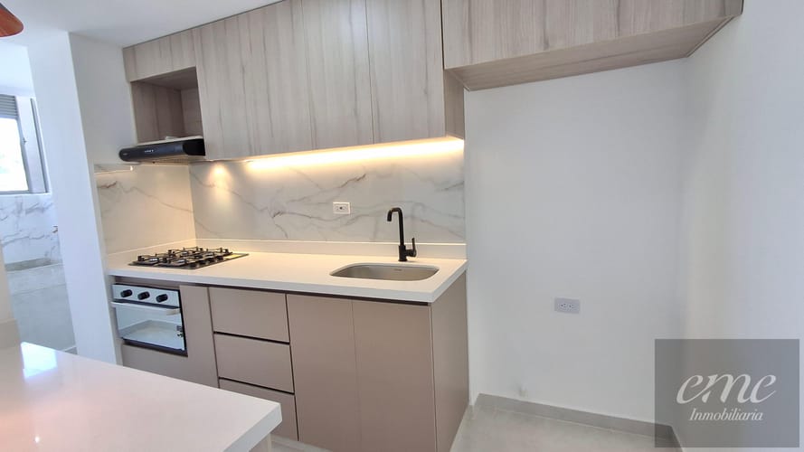 Apartamento de 3 alcobas en arriendo en Bello, 76 m² · foto 2 de 12