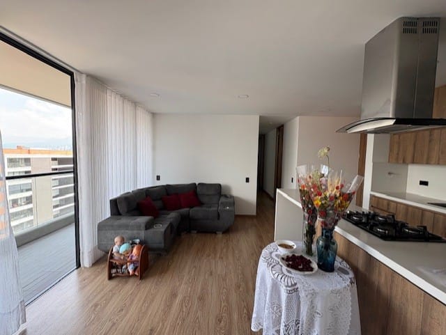 Apartamento de 3 alcobas en venta en Las Antillas, Envigado, 84 m² · foto 3 de 14