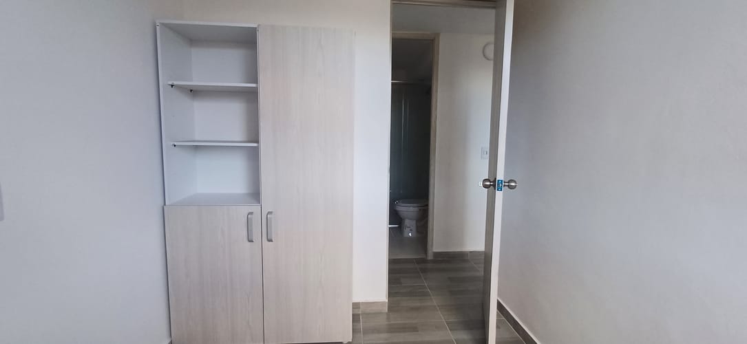 Apartamento de 3 alcobas en venta en El Paraiso, Bello, 53 m² · foto 11 de 14