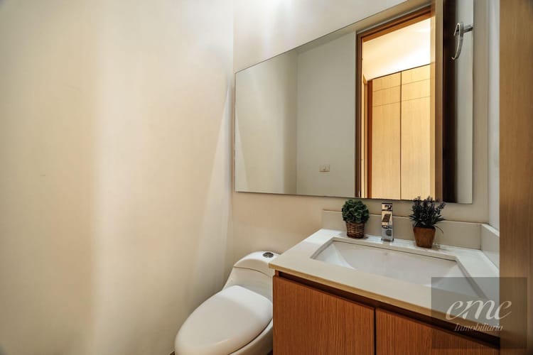 Apartaestudio en arriendo en El Tesoro, Medellín, 51 m² · foto 7 de 24