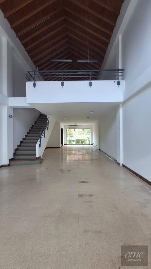 Local en arriendo en Lorena, Medellín, 130 m² · foto 3 de 11