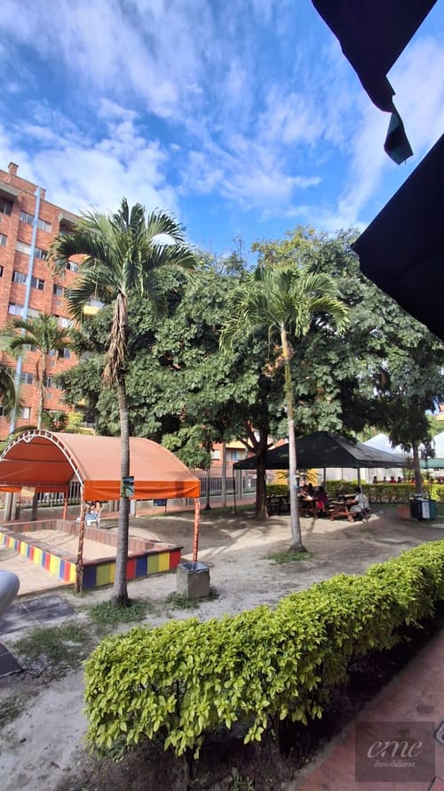 Local en arriendo en Lorena, Medellín, 130 m² · foto 10 de 11