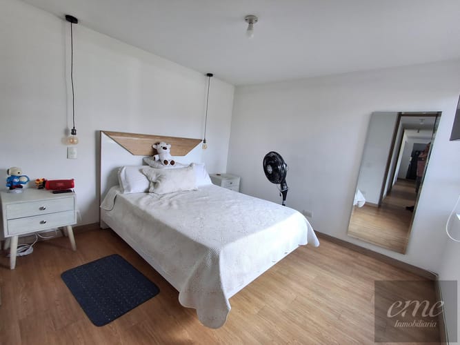 Apartamento de 2 alcobas en venta en Belén, Medellín, 82 m² · foto 1 de 18