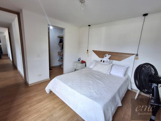 Apartamento de 2 alcobas en venta en Belén, Medellín, 82 m² · foto 2 de 18