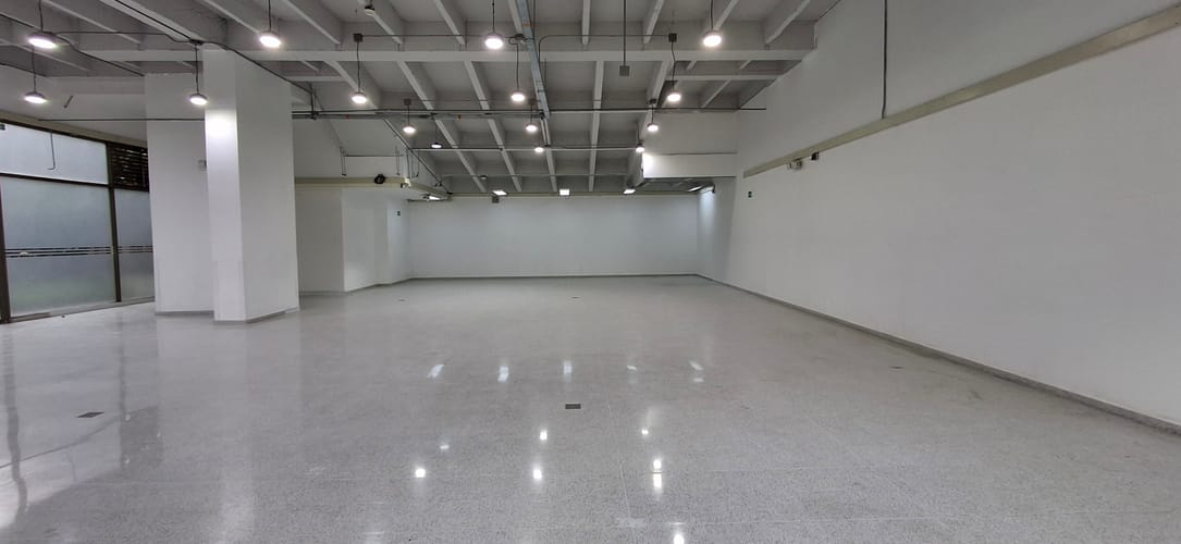 Local en arriendo en La Orquidea, Envigado, 258 m² · foto 3 de 9