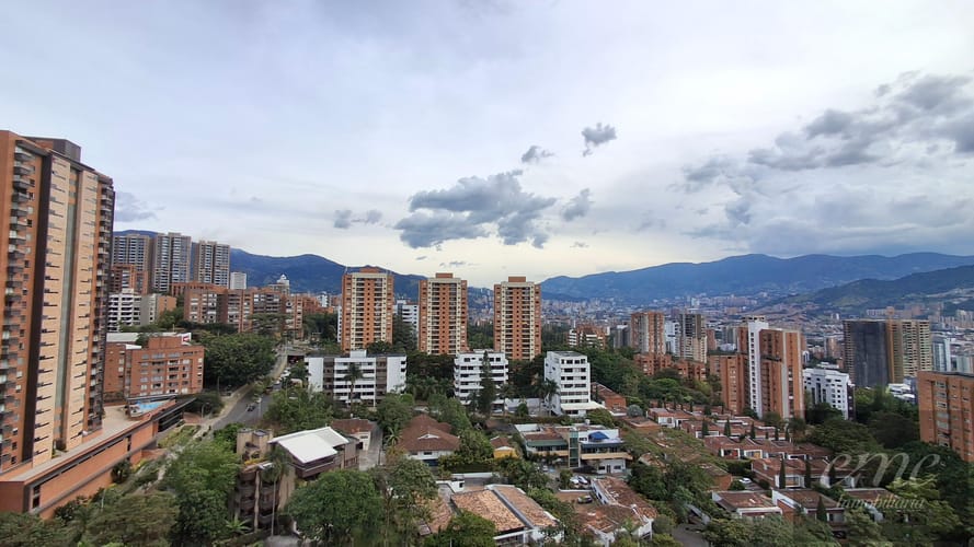 Apartamento de 4 alcobas en venta en Los Balsos, Medellín, 113 m² · foto 6 de 24
