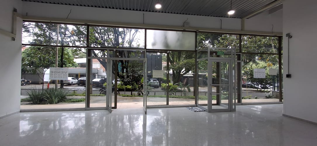 Local en arriendo en La Orquidea, Envigado, 258 m² · foto 4 de 9