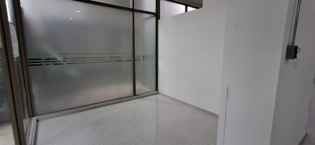 Local en arriendo en La Orquidea, Envigado, 258 m² · foto 6 de 9