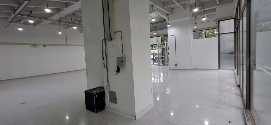 Local en arriendo en La Orquidea, Envigado, 258 m² · foto 7 de 9