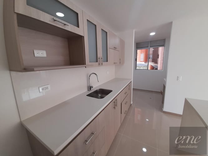 Apartamento de 3 alcobas en venta en Bello, 91 m² · foto 5 de 18