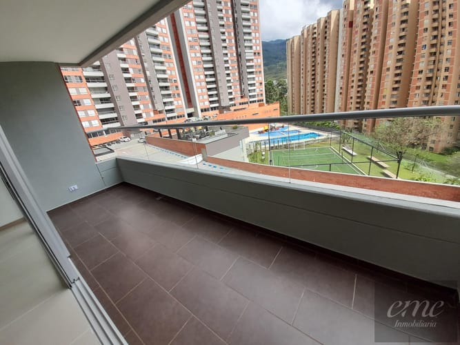 Apartamento de 3 alcobas en venta en Bello, 91 m² · foto 7 de 18