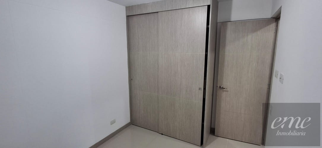 Apartamento de 3 alcobas en venta en Parque Residencial La Sabana, Sabaneta, 74 m² · foto 12 de 23