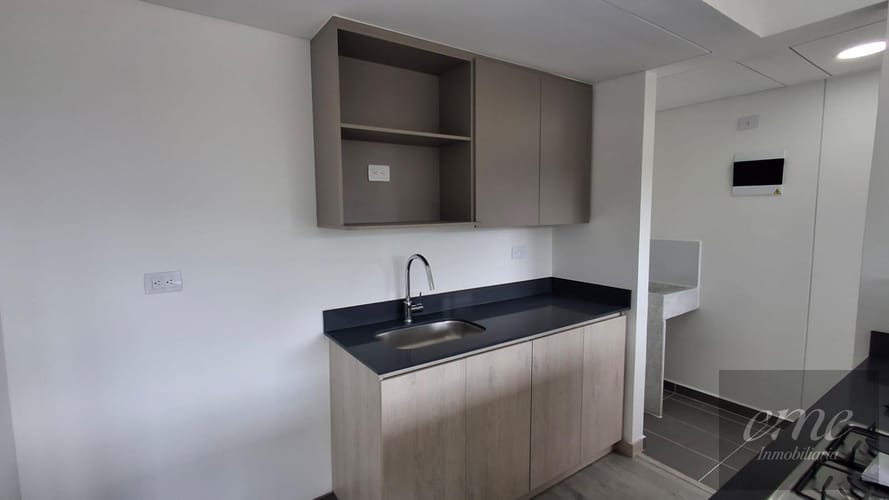 Apartamento de 2 alcobas en arriendo en Asomadera No.2, Medellín, 71 m² · foto 4 de 15