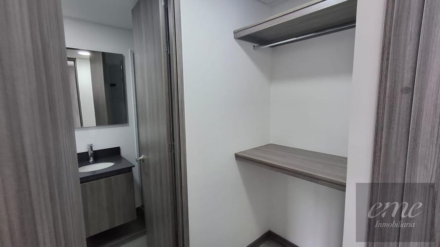 Apartamento de 2 alcobas en arriendo en Asomadera No.2, Medellín, 71 m² · foto 8 de 15