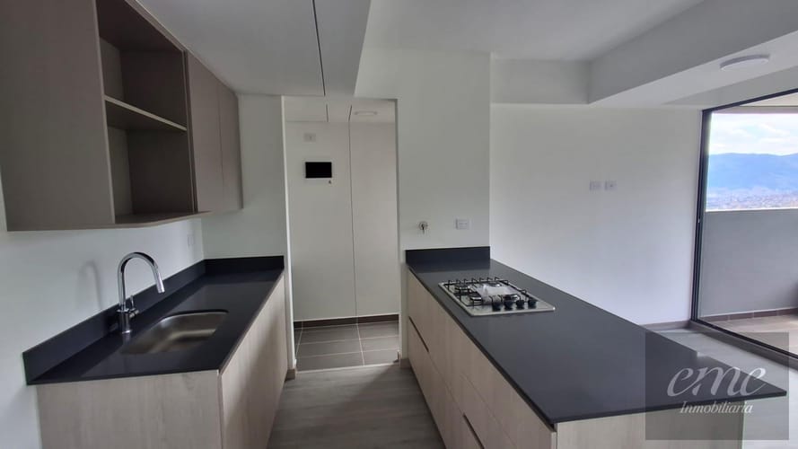 Apartamento de 2 alcobas en arriendo en Asomadera No.2, Medellín, 71 m² · foto 12 de 15