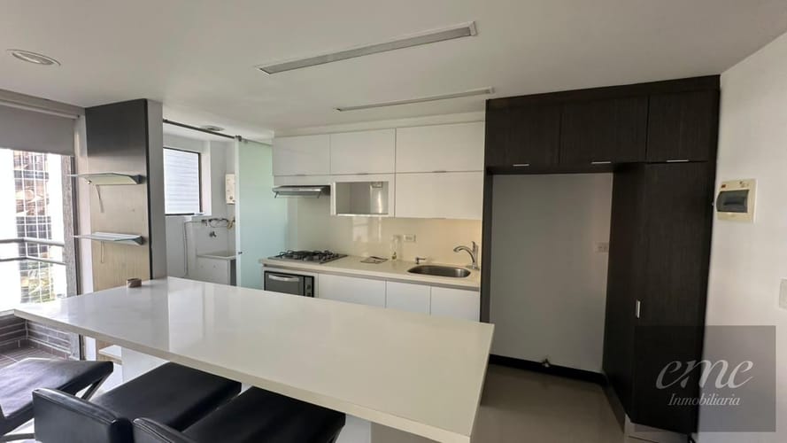 Apartaestudio en arriendo en El Tesoro, Medellín, 61 m² · foto 5 de 15