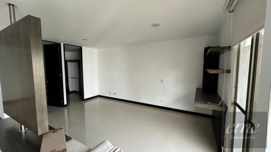 Apartaestudio en arriendo en El Tesoro, Medellín, 61 m² · foto 7 de 15