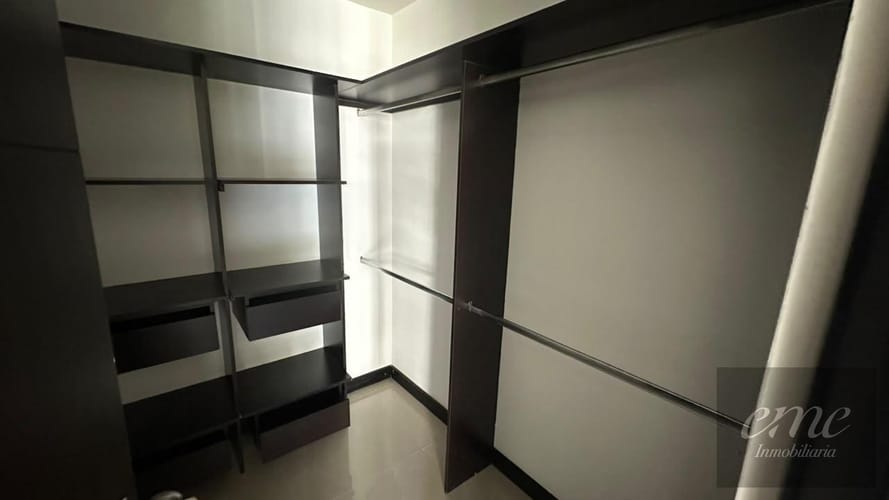 Apartaestudio en arriendo en El Tesoro, Medellín, 61 m² · foto 8 de 15