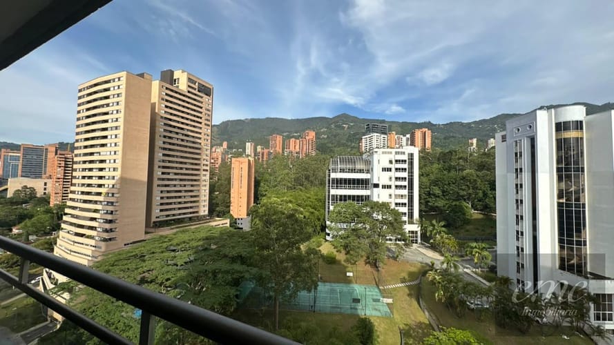 Apartaestudio en arriendo en El Tesoro, Medellín, 61 m² · foto 14 de 15