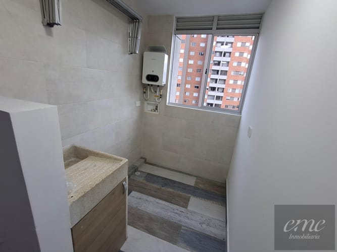 Apartamento de 3 alcobas en venta en Villa Del Parque, Itagüí, 60 m² · foto 2 de 16