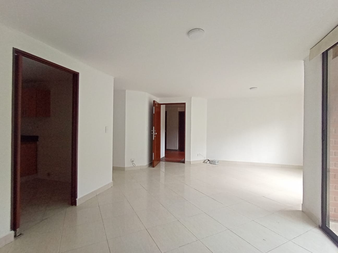 Apartamento en arriendo en Laureles, Medellín · foto 3 de 16