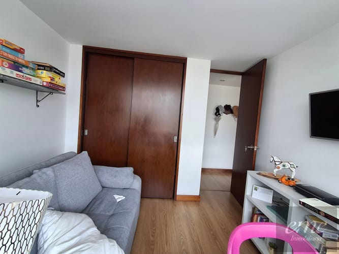 Apartamento de 3 alcobas en arriendo en El Diamante 2, Medellín, 84 m² · foto 23 de 24