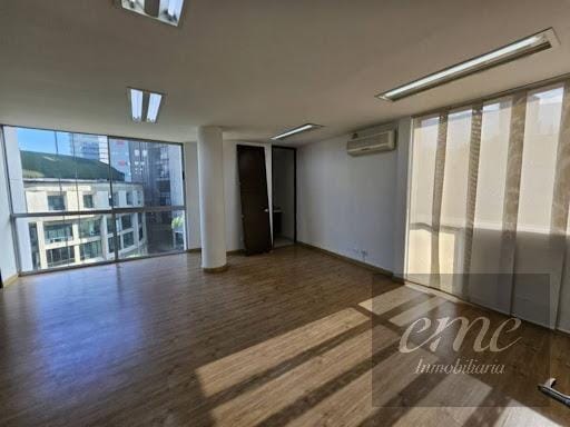 Oficina en arriendo en Los Balsos, Medellín, 75 m² · foto 6 de 12